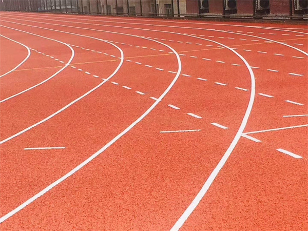 学校塑胶跑道案例